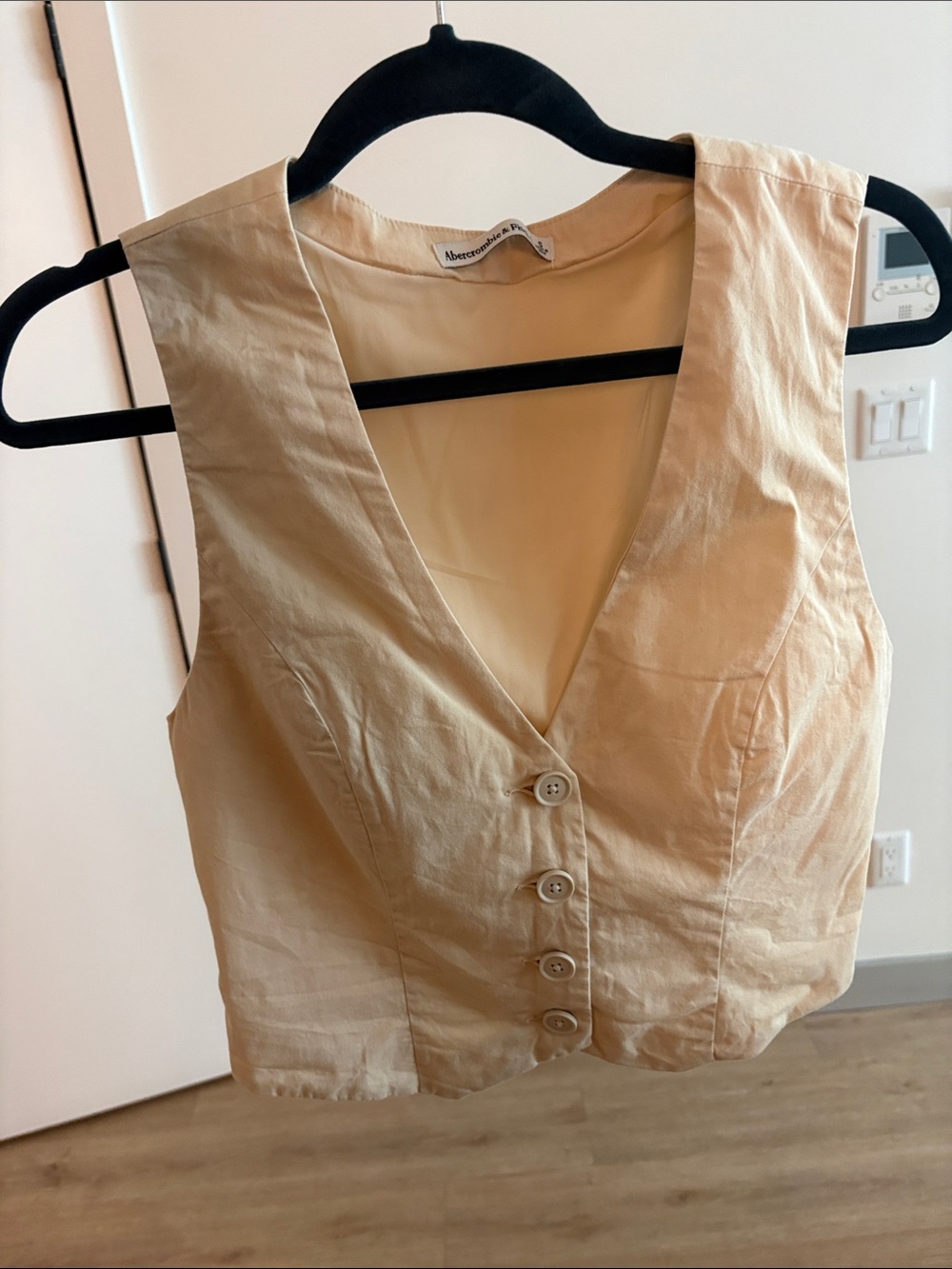 Abercrombie & Fitch Cream Button-Front Women's Vest